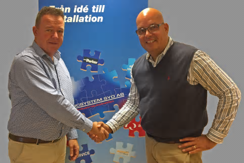 Från vänster Peter Hallberg VD Logicsystem Syd AB i Helsingborg och Nino Sablic, ansvarig Electromechanics Distribution Norden.