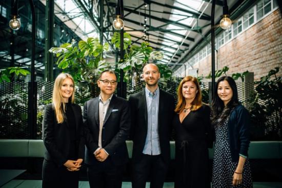 Shareholder team: Alexandra Kulldorff, Eric Zhang, Markus Holmberg, Karin Ebbinghaus (Almi Invest) och Hongxia Li Karlsson.