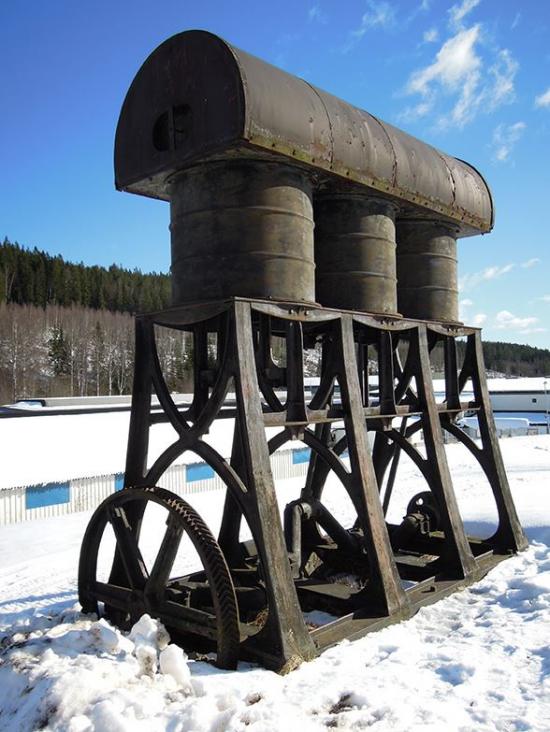 Blåsmaskin konstruerad av Jonas Bagge uppställd i Lesjöfors.