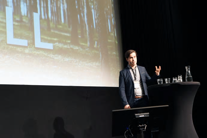 Gustav Essebro, vd på TK Botnia, talade om 3D-modelleringens fördelar på ett seminarium om ingenjörsmässigt byggande i trä. Evenemanget hölls i Stockholm den 14 november av branschorganisationen Svenskt trä.