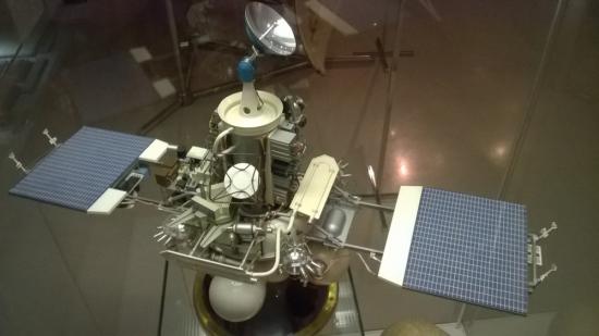 Phobosmodell vid rymdmuseum i Moskva.