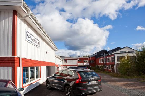 Den familjeägda verkstaden FT-Produktion är belägen i den sydsvenska orten &Aring;seda och har 25 anställda. FT-Produktion har en årsomsättning på 19 miljoner kronor.