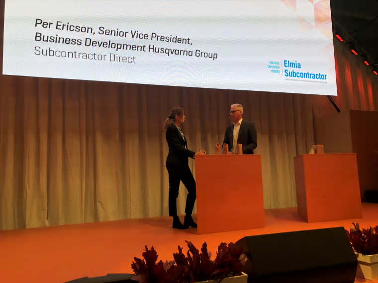 Per Ericson, Senior Vice President, Business Development på Husqvarna Group samt moderatorn Linda von Essen Sylvén på Elmia Subcontractors Direct scen.