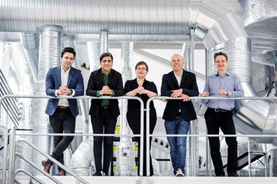 Mohammad Karimi, Reza Jafari Jam, Yoana Illarinova, Jonas Sundqvist och Dmitry Suyatin från AxiLabs.