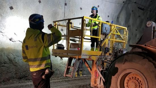 Kristoffer &Ouml;dmark och Emil Fresk, Widefind under installation av en tidig prototyp av WISPR-systemet.
