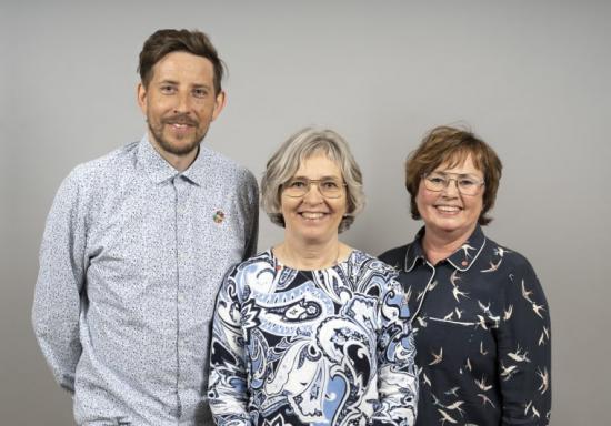 Henrik &Ouml;lvebo (Mp), Jeanette Wäppling (V) och Birgitta Larsson (S).