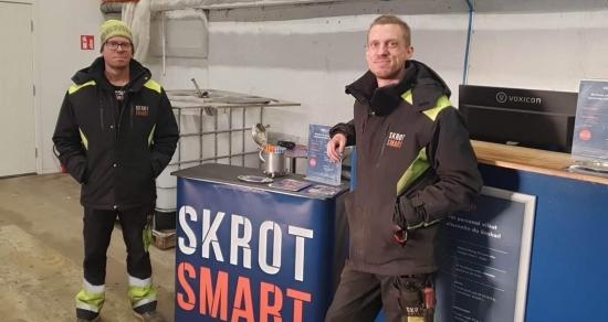Daniel och Jesper Söder, SkrotSmart i Trollhättan brinner för att upplysa ekonomiskt utsatta om metallåtervinningens fördelar.