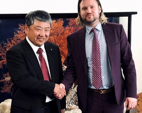 Yasuo Nagae, vd Futamura, och Chris Tornblom, VD & Koncernchef Metacon AB i Futamura Chemical kontor i Nagoya, Japan.