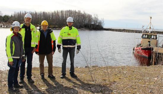 Margareta Sandström, Lennart Vieweg, Matts Hjort och Tomas Gustafsson vid Vänern. 