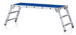 Fällbar Z300-arbetsplattform med R13-plattformsbeläggning.