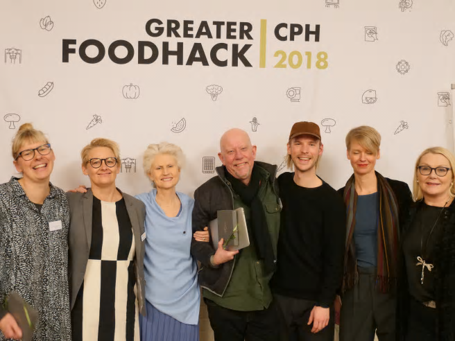 Juryn och moderator i Greater CPH Food Hack 2018. Rikke Pape Thomsen (projektledare DTU Skylab), Charlotte Lorentz Hjorth (vd Krinova Incubator & Science Park), Anna Maria Corazza Bildt (Eu parlamentariker och matentreprenör), &Aring;ke Högman (matkommunikatör), Jens Almqvist (moderator, Business designer Krinova), Emma Höök (hotelldirektör och kock Talldungen) och Nina Christensson (restaurangentreprenör Smak och Bastard).