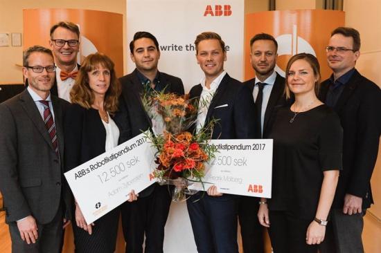 Idag mottog Fredrik Mälberg och Adam Zylberstein ABB:s Robotikstipendium 2017. Stipendieceremonin hölls på Mälardalens högskola i Västerås. Från vänster: Gustaf Flodström (ABB), Peter Gustafsson (MDH), Helena Nilsson (ABB), Adam Zylberstein (stipendiat), Fredrik Mälberg (stipendiat), Dennis Helfridson (ABB), Cecilia Lindh (MDH) och Staffan Elfving (ABB).