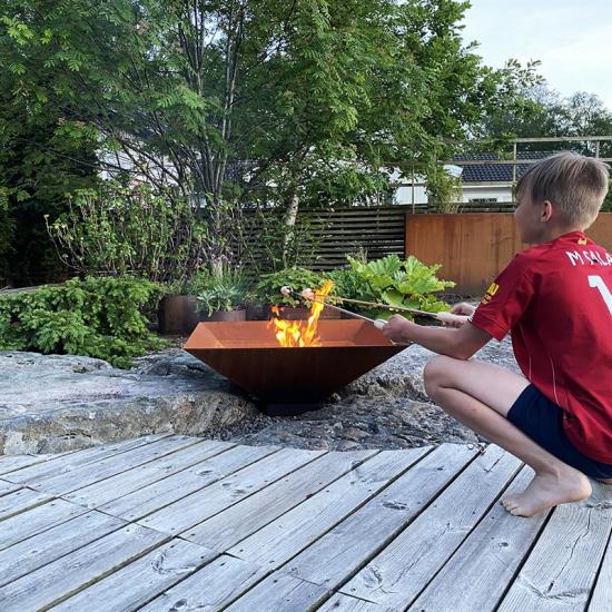 Weland Design bygger på egenutvecklad design och svensk tillverkning för den kvalitetsmedvetne kunden, berättar Sophie Albinsson. På bilden visas en eldstad.