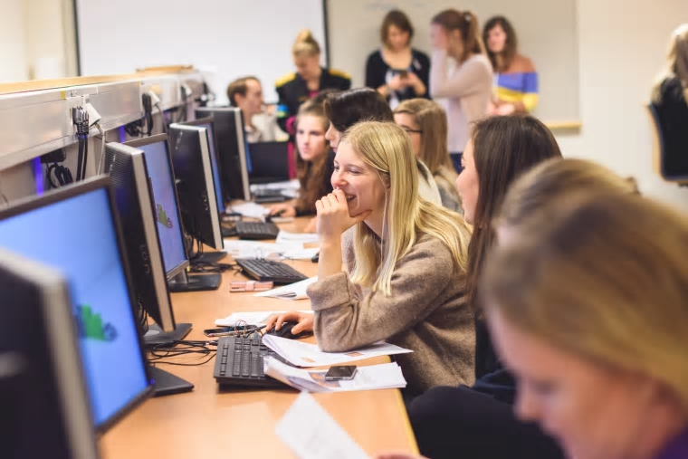 Under två dagar får besökarna en introduktion till vad studier i teknik och naturvetenskap kan innebära.