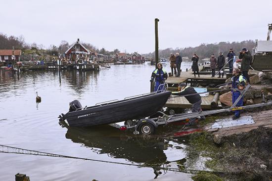 <span><span>Sjösättning av båten. I framtiden kan båtar som denna tänkas användas av bland annat polisen, brandförsvaret och Försvarsmakten.</span></span>