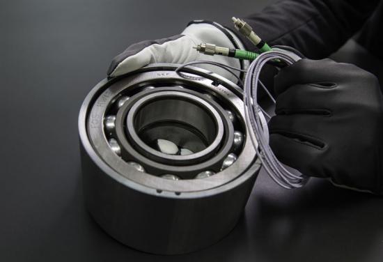 I samband med årets industriella Hannover-mässa visar SKF sin nya optiska sensorteknik.