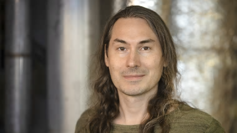 Nils Skoglund, forskare på Institutionen för tillämpad fysik och elektronik vid Umeå universitet.