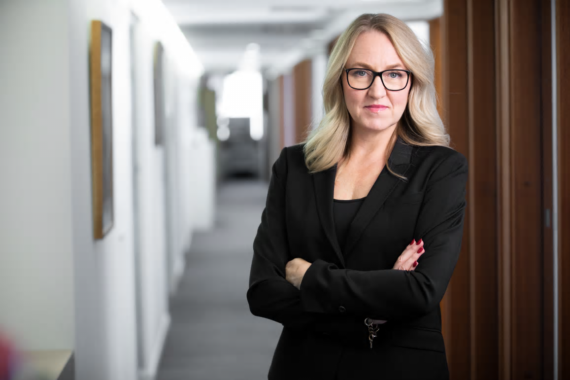 Om regeringen verkligen menar allvar hade det varit klokare att låta alla gällande undersökningstillstånd förlängas. Begränsningen är omotiverad, menar Maria Sunér Fleming, vd Svemin.