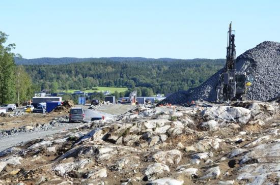 Kanonaden anlägger nya industritomter i Rollsbo, Kungälv på uppdrag av Ytterbygg.