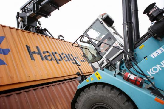 <span>Hapag-Lloyd har trafikerat Helsingborgs Hamn i många år, att samarbetet växer år för år ser hamnen som ett kvitto på goda relationer och flexibel hantering.</span>