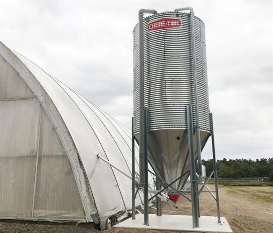 Silo som matar pellets till en av de nya pelletspannorna vid Södras plantskola i Falkenberg. Tack vare installationen av pelletspannor på plantskolan är nu driften vid Södras plantskolor helt fossilfri.