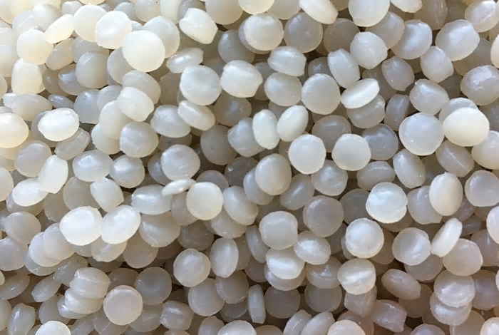 Plastgranulat.