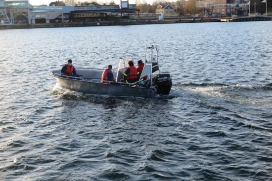Sedan tidigare har Sverige fem stycken oljeskyddsdepåer utplacerade på strategiska platser i landet. Den åttonde oktober kommer den sjätte depån att placeras i Malmö.