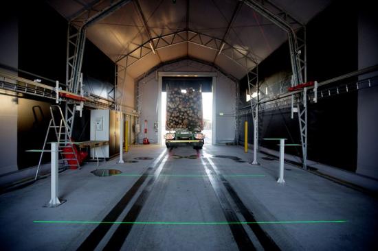 Lasermätning av virke vid Södras mätstation i Värö.