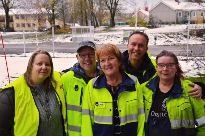 Glada pristagare. Zinkgruvan Minings Hälsa- och fritidsgrupp får Svemins arbetsmiljöpris 2016 för sina engagerande insatser för ett friskare Zinkgruvan. Foto: Zinkgruvan Mining.