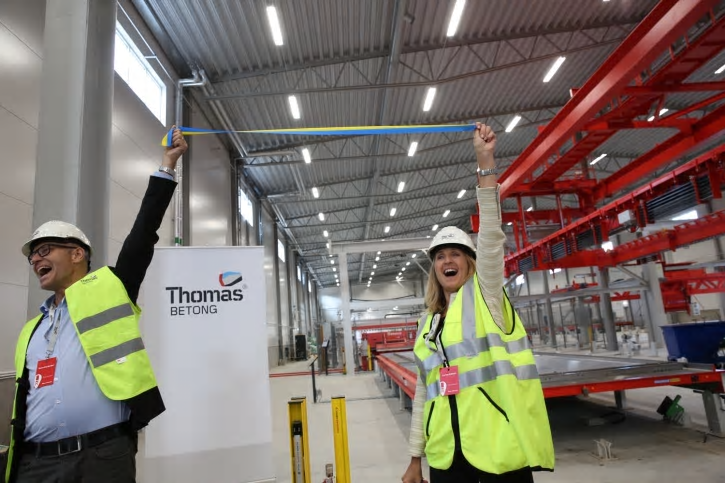 Hans Karlander (vd och koncernchef, Thomas Concrete Group) och Carina Edblad (vd, Thomas Betong) invigde den nya fabriken.