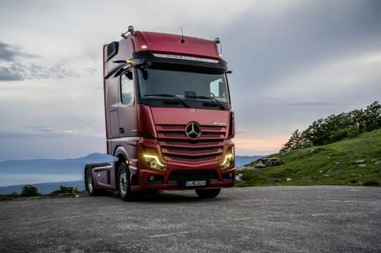 Nya Mercedes-Benz Actros.
