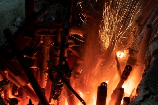 Farväl till vapnen. I ett smältverk i provinsen Copperbelt i Zambia har 6200 vapen förstörts för att omvandlas till fredliga produkter.