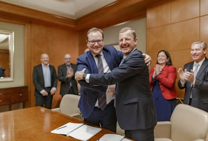 Jens-Peter Saul, Group CEO, Ramboll och Jim Fox, CEO, OBG.