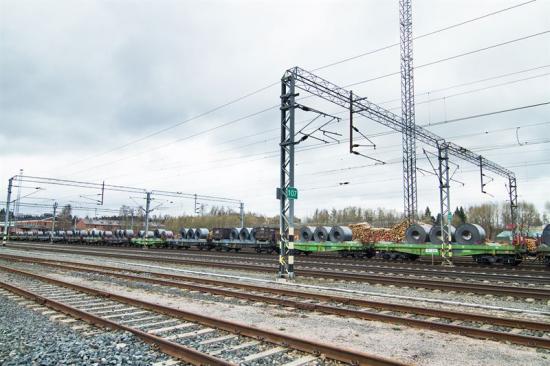 SSAB och VR Transpoint har skapat en ny, mycket effektiv verksamhetsmodell för transporter av stålrullar mellan anläggningarna som gör det möjligt att pransportera 50 procent mer än tidigare.