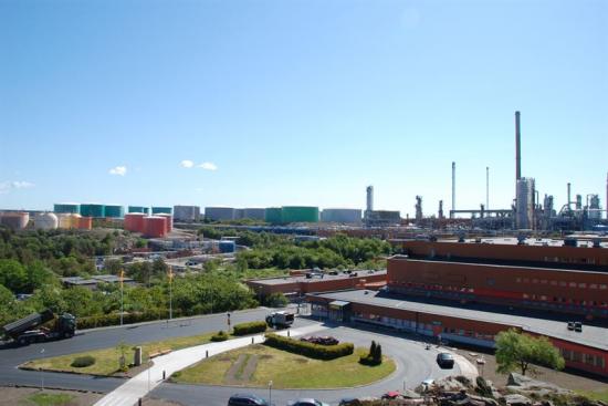 Från februari i år till i december 2021 ska man undersöka möjligheterna att att fånga in och lagra koldioxid på Preems vätgasanläggning. Ambitionen att upprätta en fullskalig anläggning år 2025.