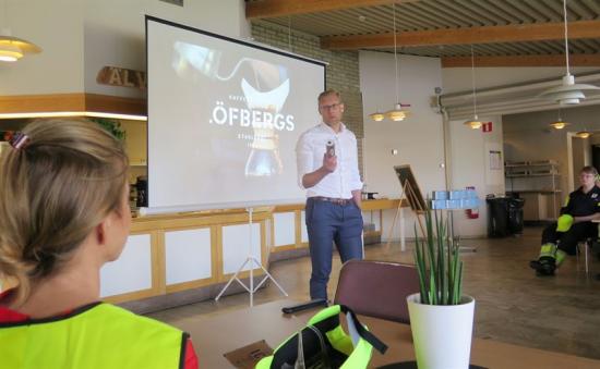 Lars Appelqvist, vd på Löfbergs medverkade på invigningen.