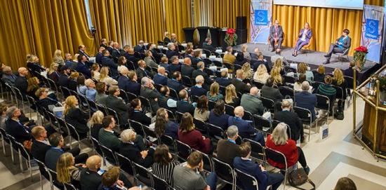 Näringsminister Karl-Petter Thorwaldsson (S) samtalade med Annie Lööf, partiledare för Centerpartiet, på Ståldagen 2021.