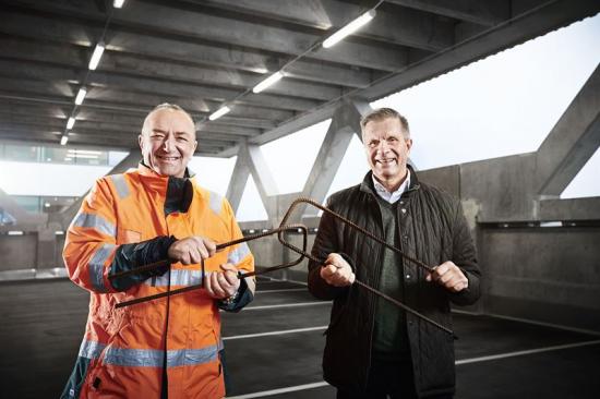 Från vänster Jamil Dagher, inköpschef Peab och Mikael Jansson, marknadschef Tibnor.