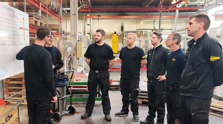 Personalen vid Rekordverken får utbildning i hur verktyget FP Analyzer fungerar och hur det bidrar till färre stopp i produktionskedjan.