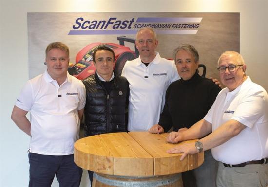 Patrik Holmqvist, säljare Hjotrade, Sebastian Kleveros, försäljningschef Scanfast, Manne Nilsson, säljare Hjotrade, Jim Kleveros, vd Scanfast, Felix Vogt, säljare Hjotrade.