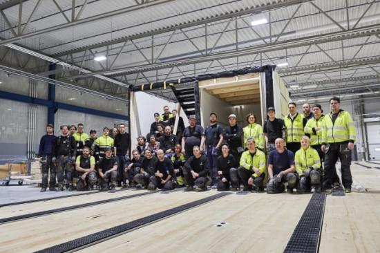 Första volymen producerad och klar för transport.