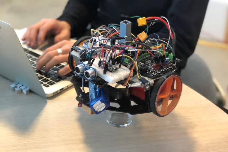 Minervagymnasium fick pris för bästa programmeringskod till roboten och kommer representera Sverige i EM i Hannover, Tyskland.