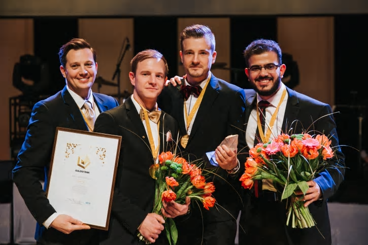 Teamet bakom Sally R under en prisutdelning på Västerås näringslivsgala Guldstänk där företaget utsågs till &Aring;rets Innovatör. Från vänster Viktor Kjellberg, Fredrik Edström, Anders Edström och Mohamad Omar Mansour